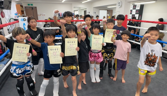 横浜キックボクシングジム TSKjapan　横浜キックボクシング　子供 女子 キックボクシングジム　TSKjapan 新K-1伝説 Krush ムエタイ KNOCK OUT　横浜　子供 　女性　キックボクシングジム　琉球武術クラス 　シニアキック　中学生キック　女子キック　キッズキック　TSKjapanダイエット　シャイプアップ　女子クラス　パーソナルトレーニング　キックパーソナルトレーニング　プライベートトレーニング 　パーソナルキックボクシング