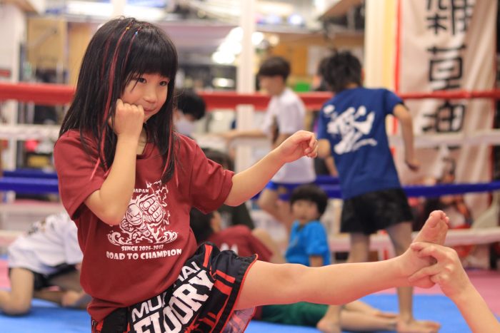 横浜キックボクシングジム TSKjapan　横浜キックボクシング　子供 女子 キックボクシングジム　TSKjapan 新K-1伝説 Krush ムエタイ KNOCK OUT　横浜　子供 　女性　キックボクシングジム　琉球武術クラス 　シニアキック　中学生キック　女子キック　キッズキック　TSKjapanダイエット　シャイプアップ　女子クラス　パーソナルトレーニング　キックパーソナルトレーニング　プライベートトレーニング 　パーソナルキックボクシング